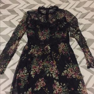 STUNNING MIDI FLORAL DRESS!!